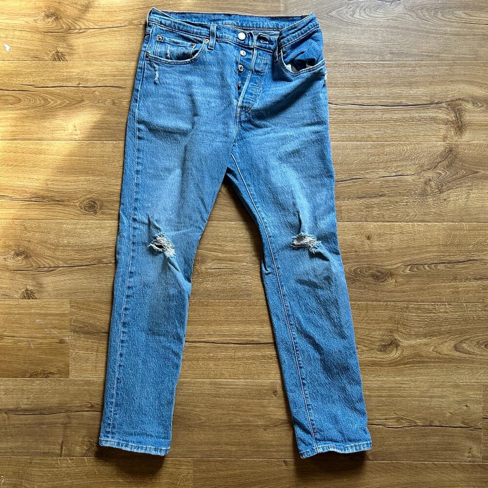 Levi's 501 Jeans Women's Size 30/32 Blue Distressed Button-Fly Modern Fit